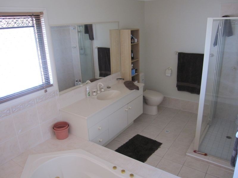 4 Kensington Place, Wishart QLD 4122