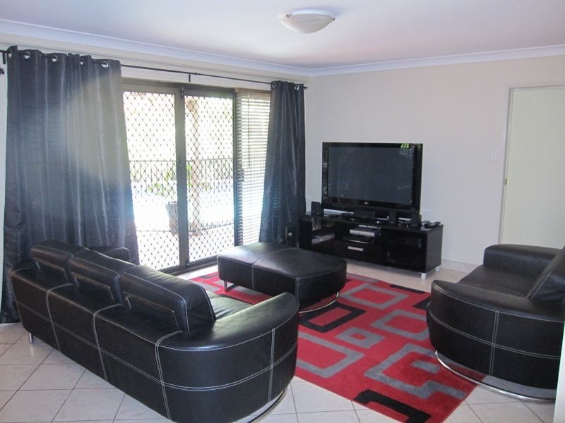 4 Kensington Place, Wishart QLD 4122