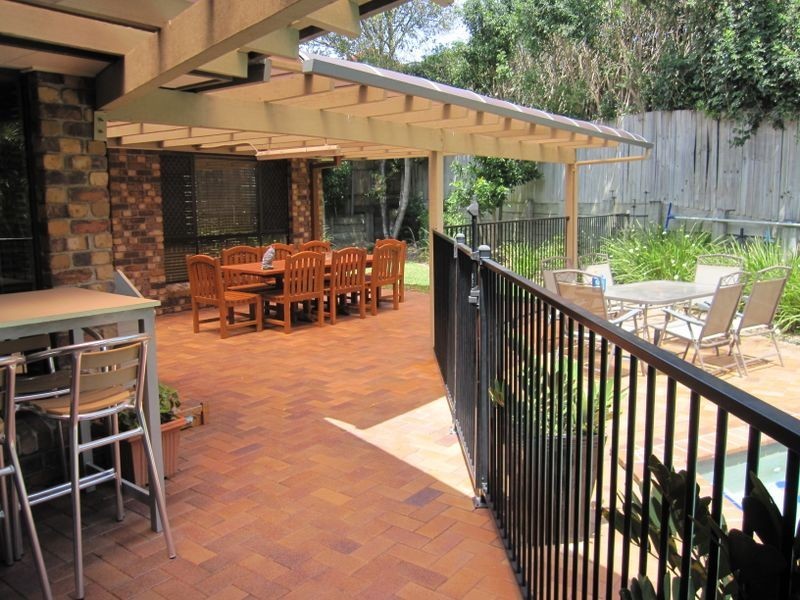 4 Kensington Place, Wishart QLD 4122