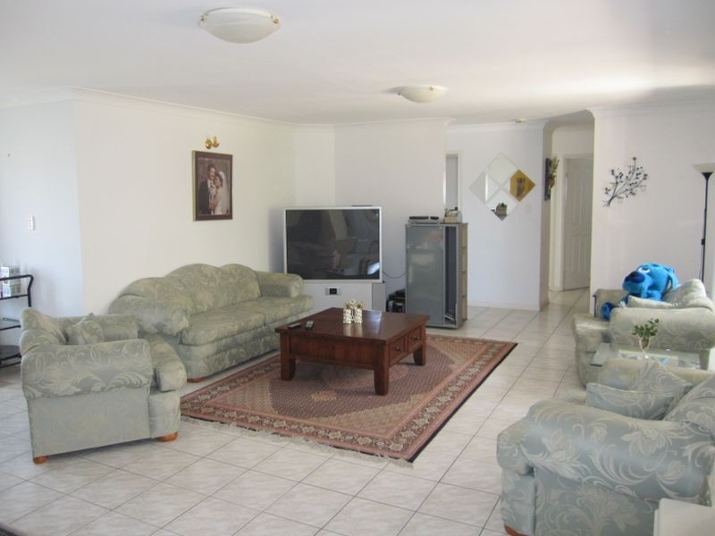 13 Oak Place, Mackenzie QLD 4156