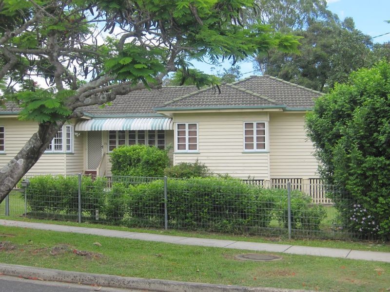 15 Binya Street, Holland Park QLD 4121