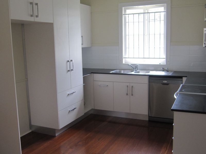 15 Binya Street, Holland Park QLD 4121