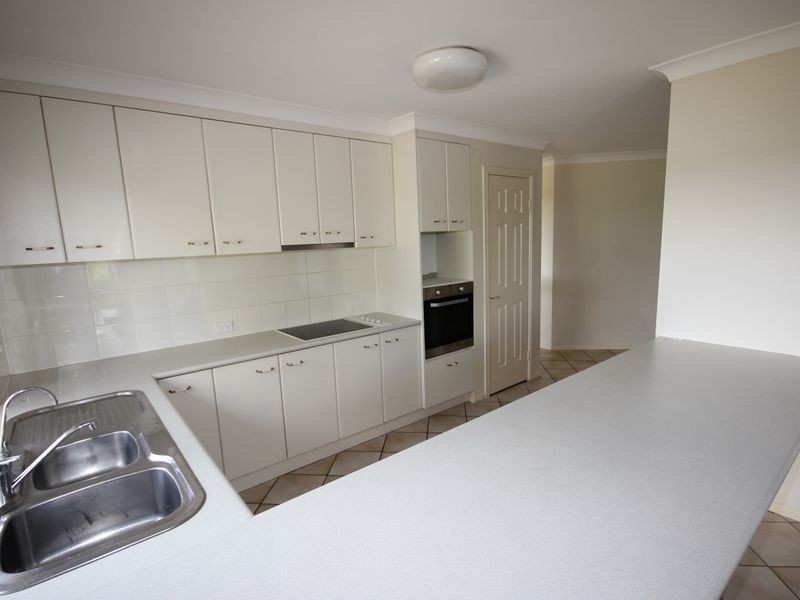 9 Lapage Street, Wishart QLD 4122