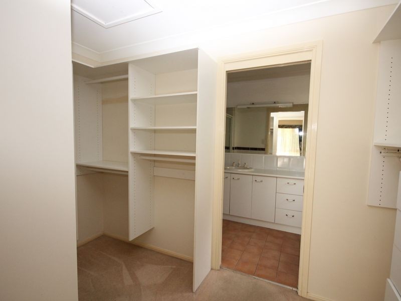 9 Lapage Street, Wishart QLD 4122