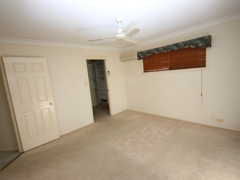 9 Lapage Street, Wishart QLD 4122