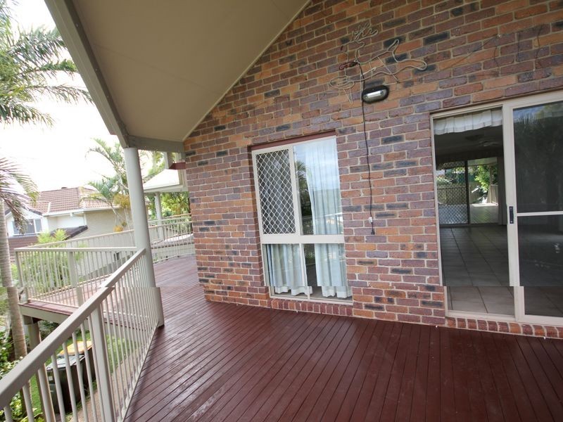 9 Lapage Street, Wishart QLD 4122