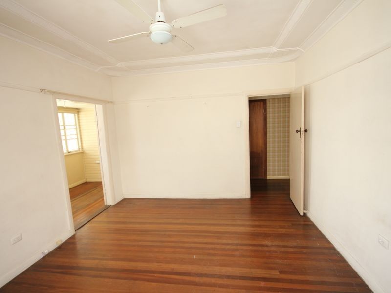 40 Embie Street, Holland Park West QLD 4121