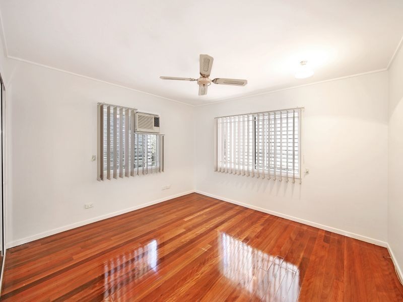 2 Enfield Street, Mount Gravatt East QLD 4122