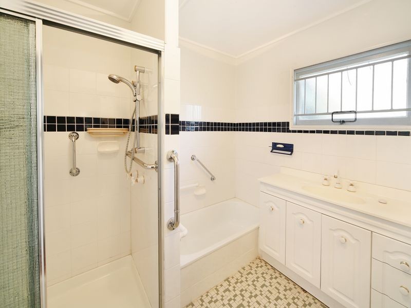 2 Enfield Street, Mount Gravatt East QLD 4122