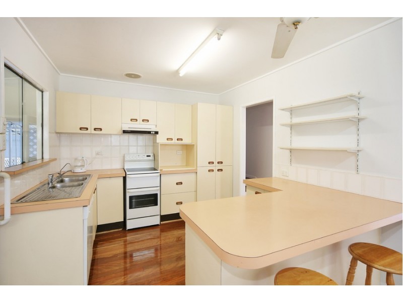 2 Enfield Street, Mount Gravatt East QLD 4122