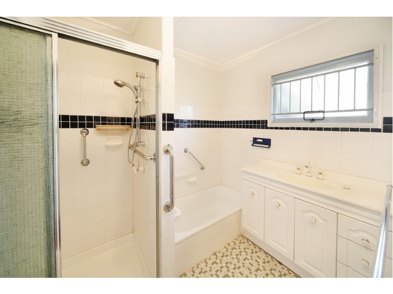 2 Enfield Street, Mount Gravatt East QLD 4122