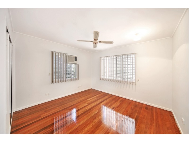 2 Enfield Street, Mount Gravatt East QLD 4122