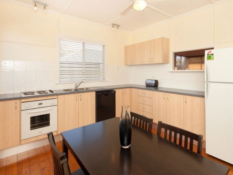 5 Wanda Rd, Upper Mount Gravatt QLD 4122