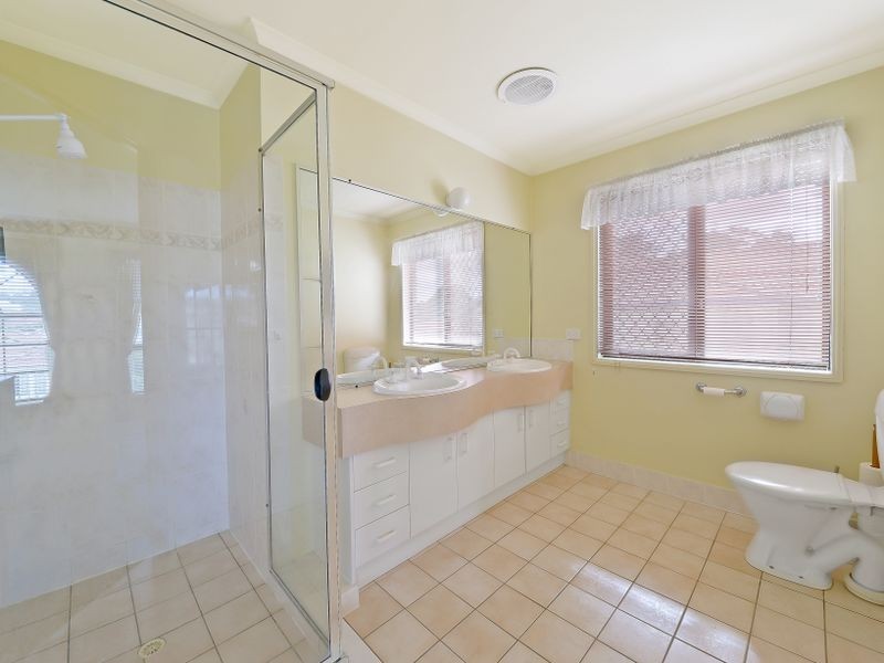 37 Coventry Circuit, Carindale QLD 4152