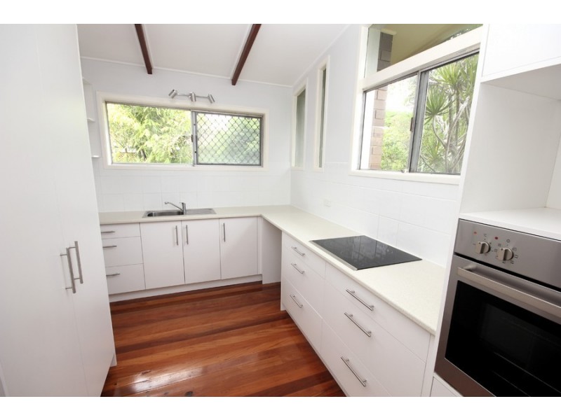 11 Nidalla Street, Macgregor QLD 4109