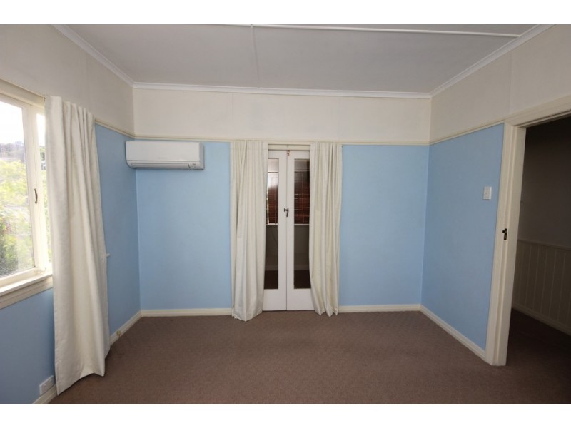 111 Creek Road, Mount Gravatt East QLD 4122