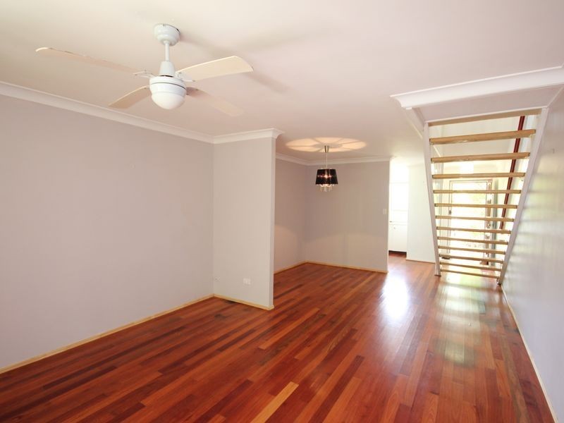28 Stackpole Street, Wishart QLD 4122