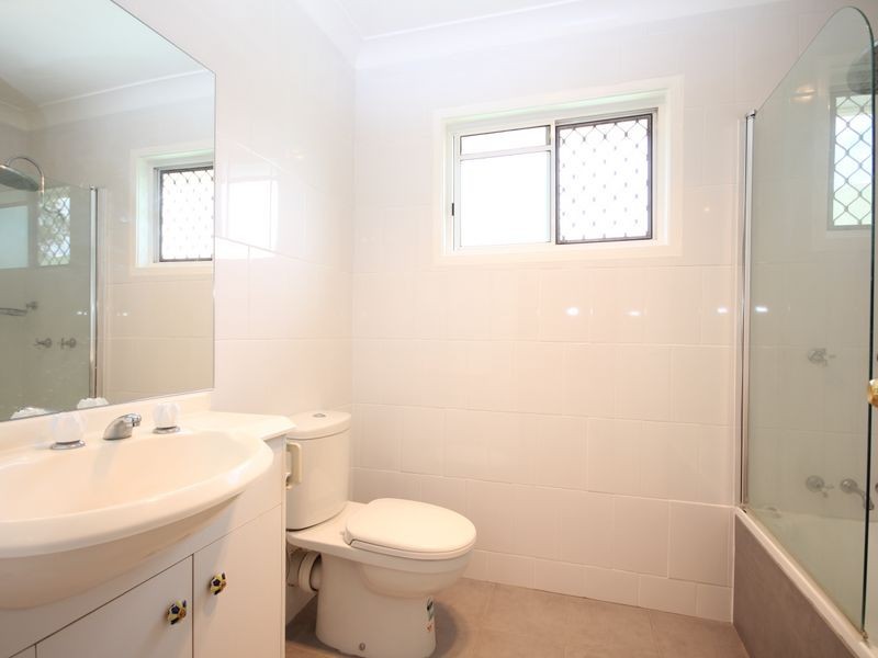 28 Stackpole Street, Wishart QLD 4122