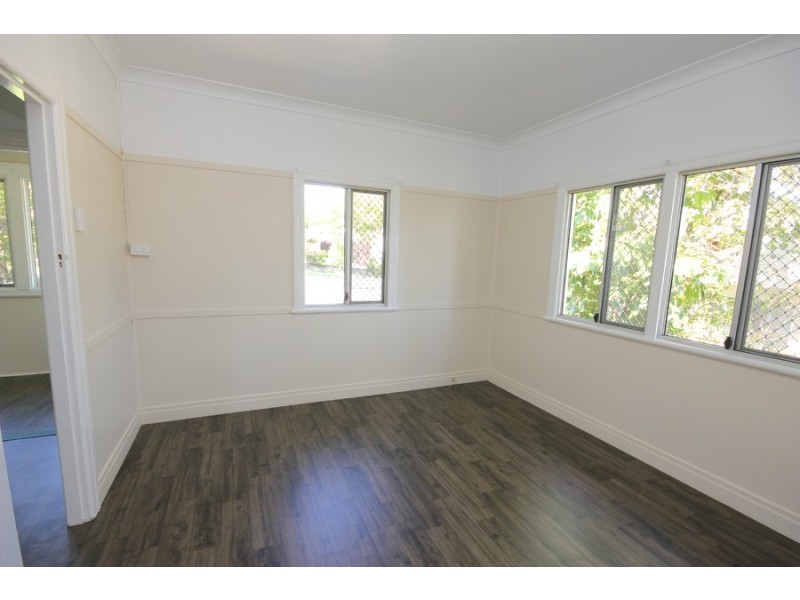 306 Nursery Road, Holland Park QLD 4121