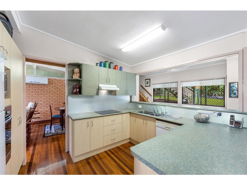 5 Baloo Street, Holland Park West QLD 4121