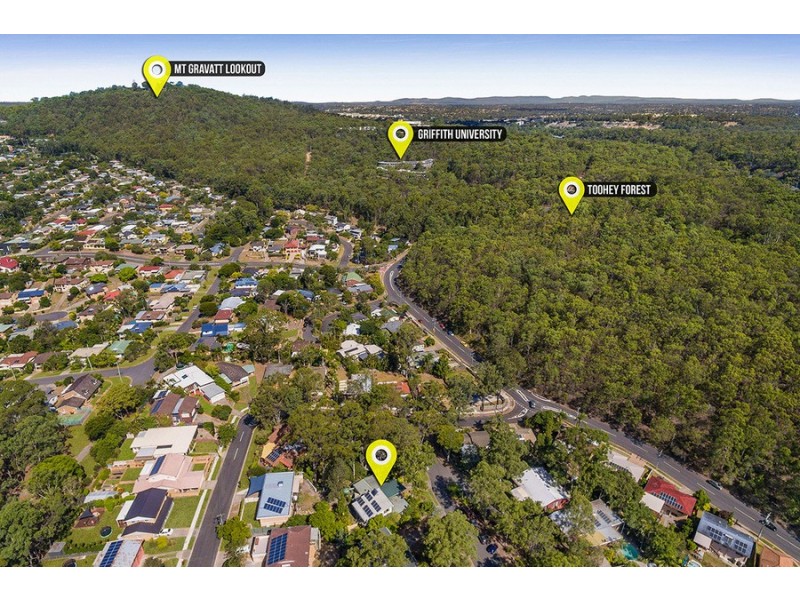 5 Baloo Street, Holland Park West QLD 4121