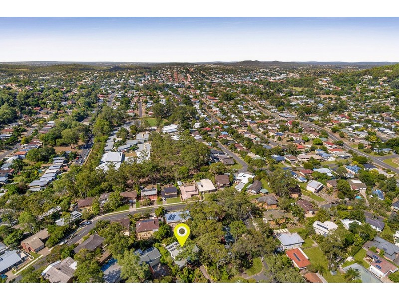 5 Baloo Street, Holland Park West QLD 4121