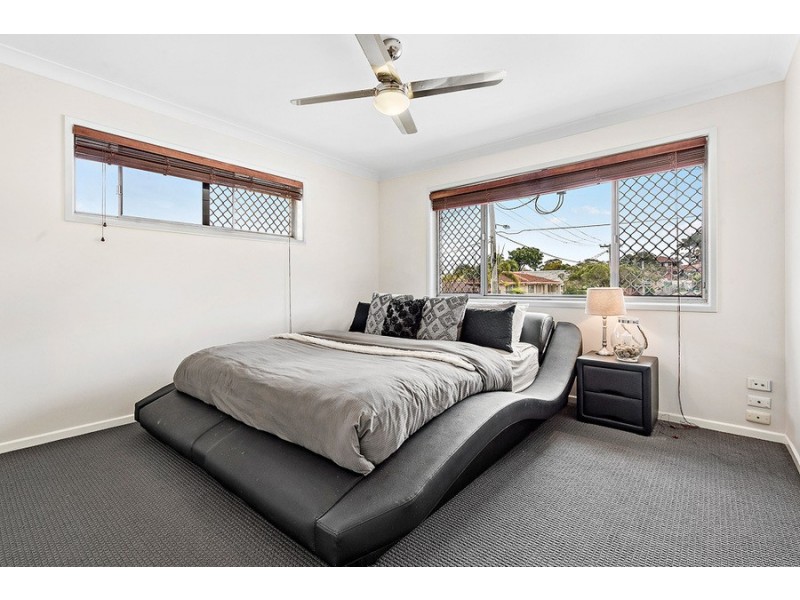 23 Swanfield Street, Macgregor QLD 4109