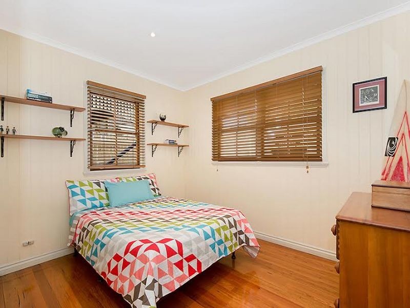 106 Malcolm Street, Hawthorne QLD 4171