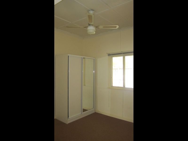 18 BROADWATER RD, Mount Gravatt East QLD 4122