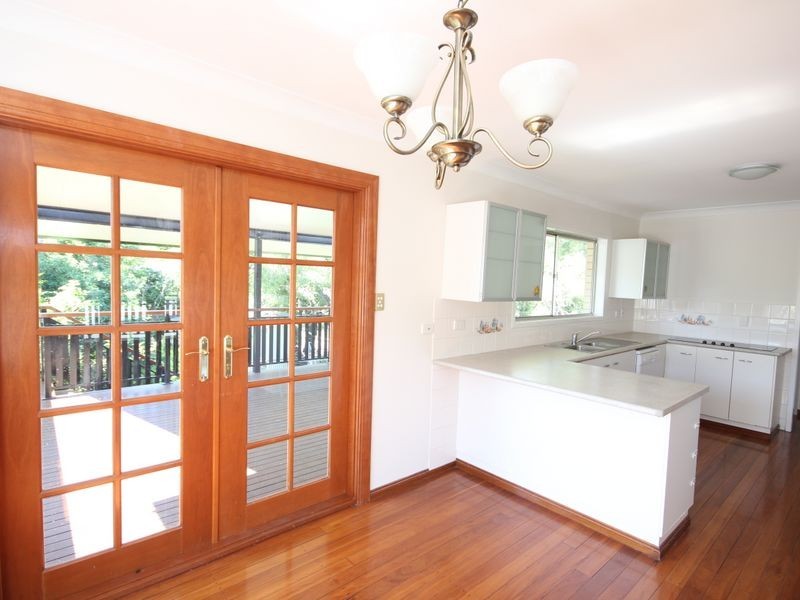 65 Morialta Street, Mansfield QLD 4122