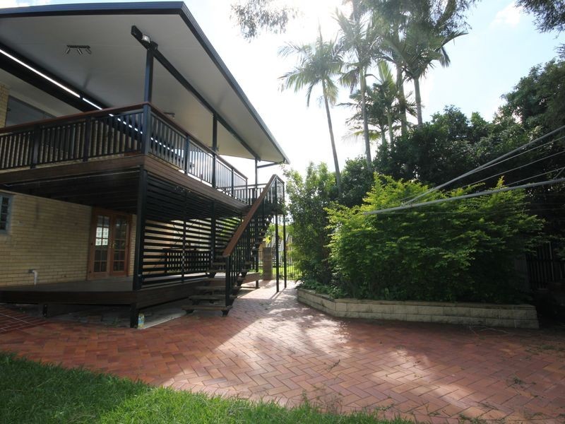 65 Morialta Street, Mansfield QLD 4122