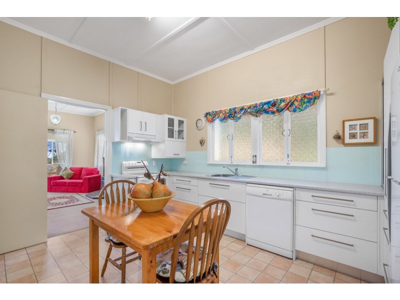 110 Hoff Street, Mount Gravatt East QLD 4122