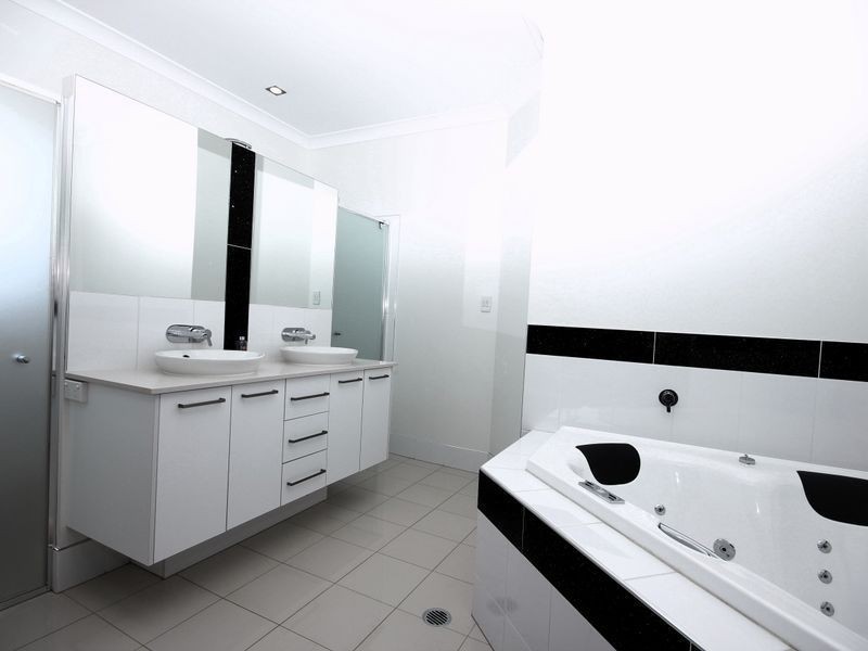 86 Holmead Road, Eight Mile Plains QLD 4113