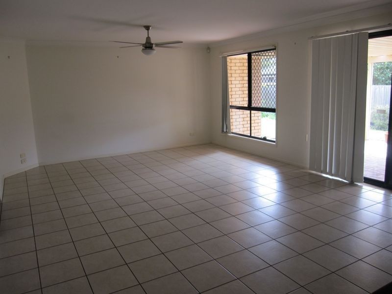 5 Apple Blossom Place, Eight Mile Plains QLD 4113