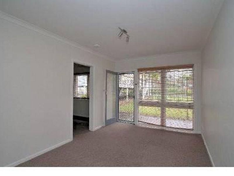 2/70 Abingdon Street, Woolloongabba QLD 4102