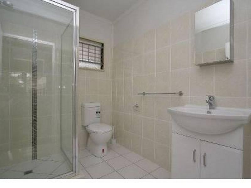 2/70 Abingdon Street, Woolloongabba QLD 4102