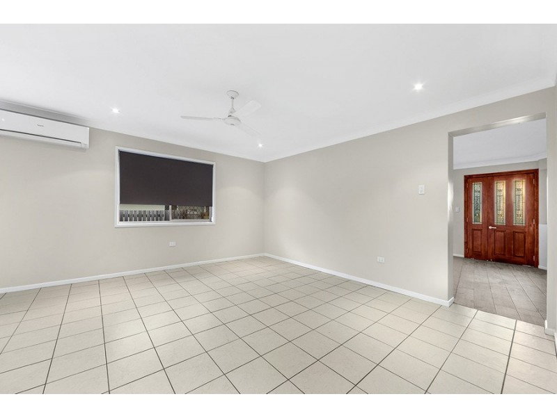 24 Redpath Street, Wishart QLD 4122