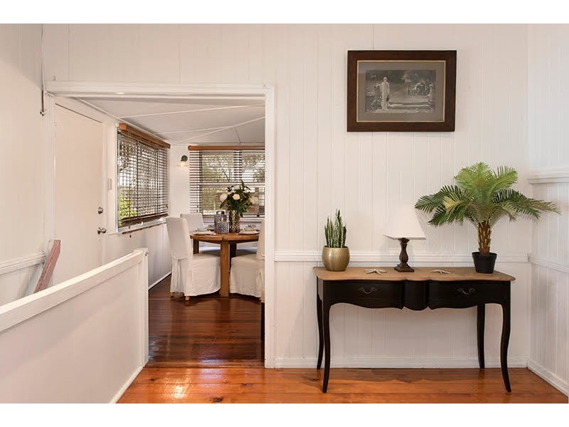 80 Abbotsleigh Street, Holland Park QLD 4121