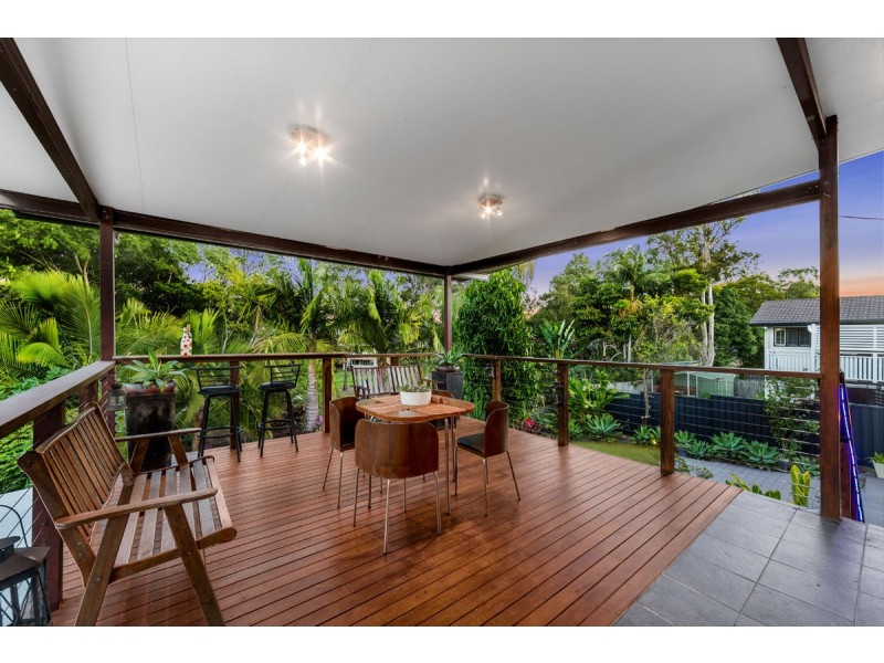 51 Morialta Street, Mansfield QLD 4122