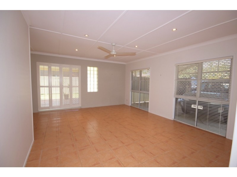 2 Longridge Street, Macgregor QLD 4109