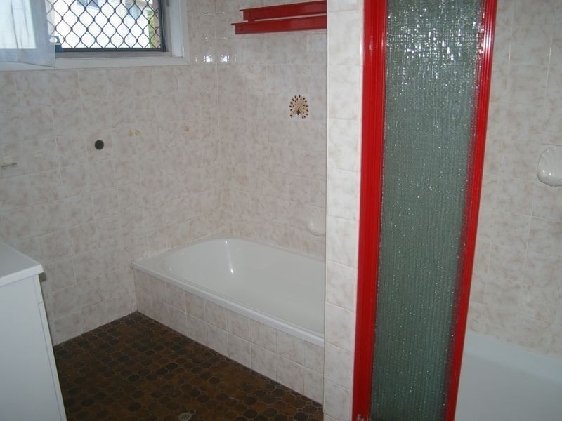 10 Montreal Street, Wishart QLD 4122