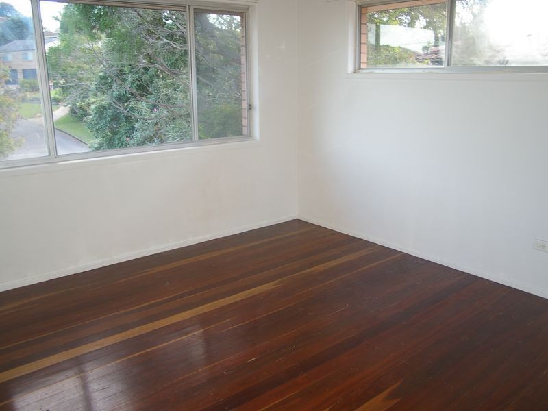 10 Montreal Street, Wishart QLD 4122