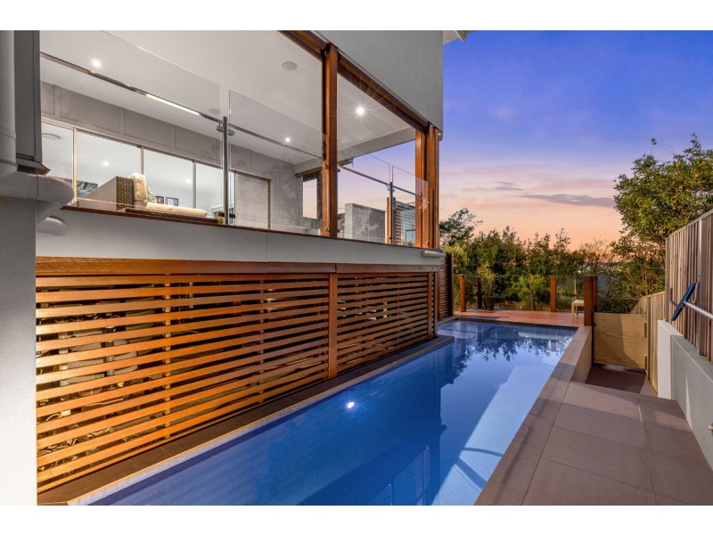 15 Sylvia Street, Camp Hill QLD 4152