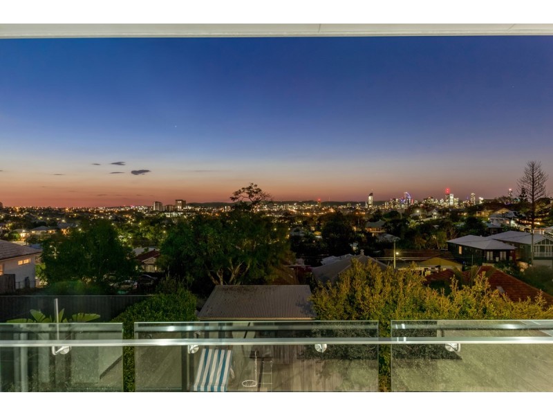 15 Sylvia Street, Camp Hill QLD 4152