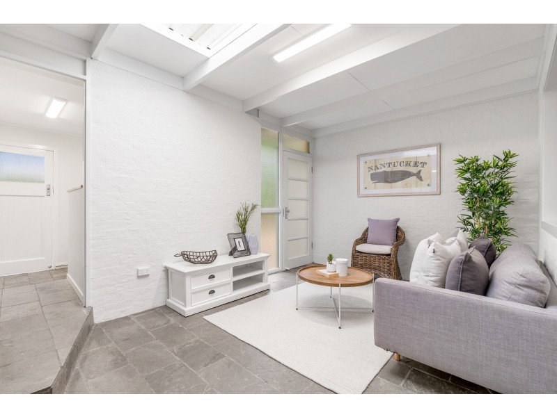 18 Nantwich Street, Mount Gravatt East QLD 4122