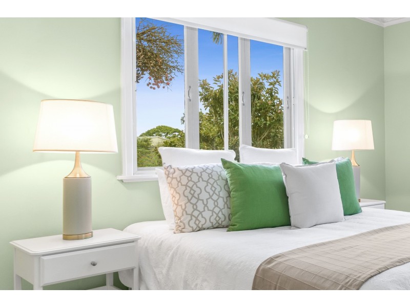 18 Nantwich Street, Mount Gravatt East QLD 4122