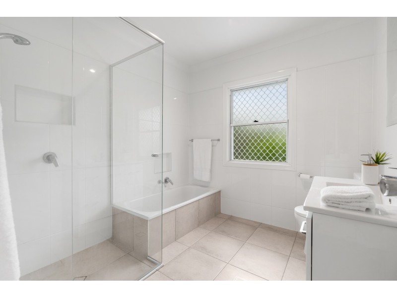 18 Nantwich Street, Mount Gravatt East QLD 4122