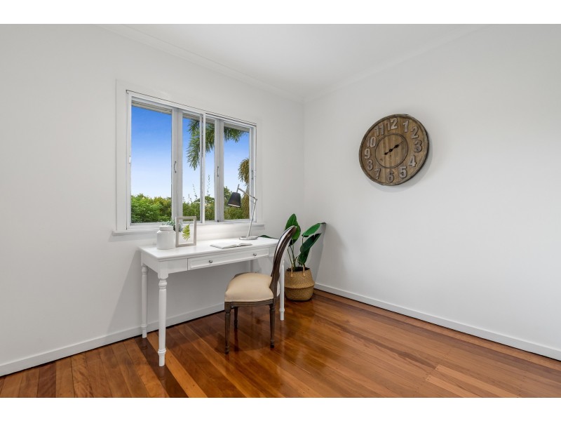 18 Nantwich Street, Mount Gravatt East QLD 4122