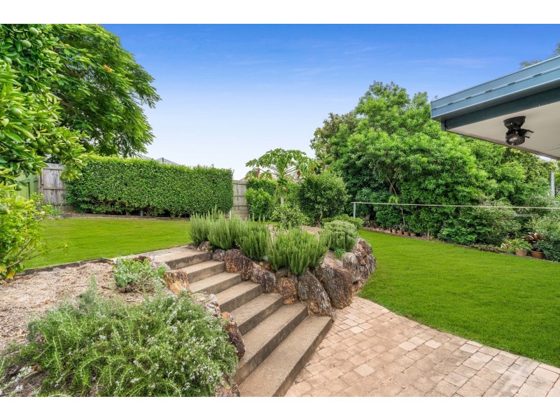 18 Nantwich Street, Mount Gravatt East QLD 4122