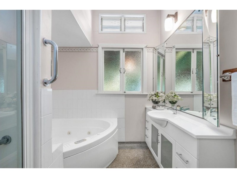 110 Hoff Street, Mount Gravatt East QLD 4122